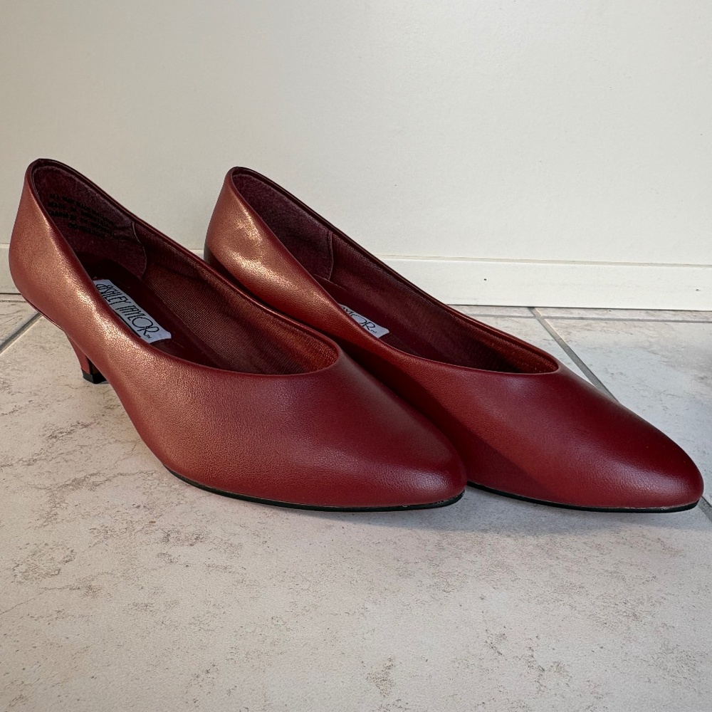 Ashley Taylor Collection Heels - Dress Shoes - Size 8.5 - Vegan Leather - NWOT